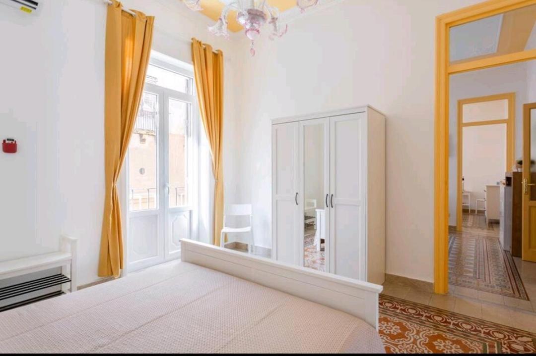 Holiday home Merlo House - Inside The Historical Center Palermo
